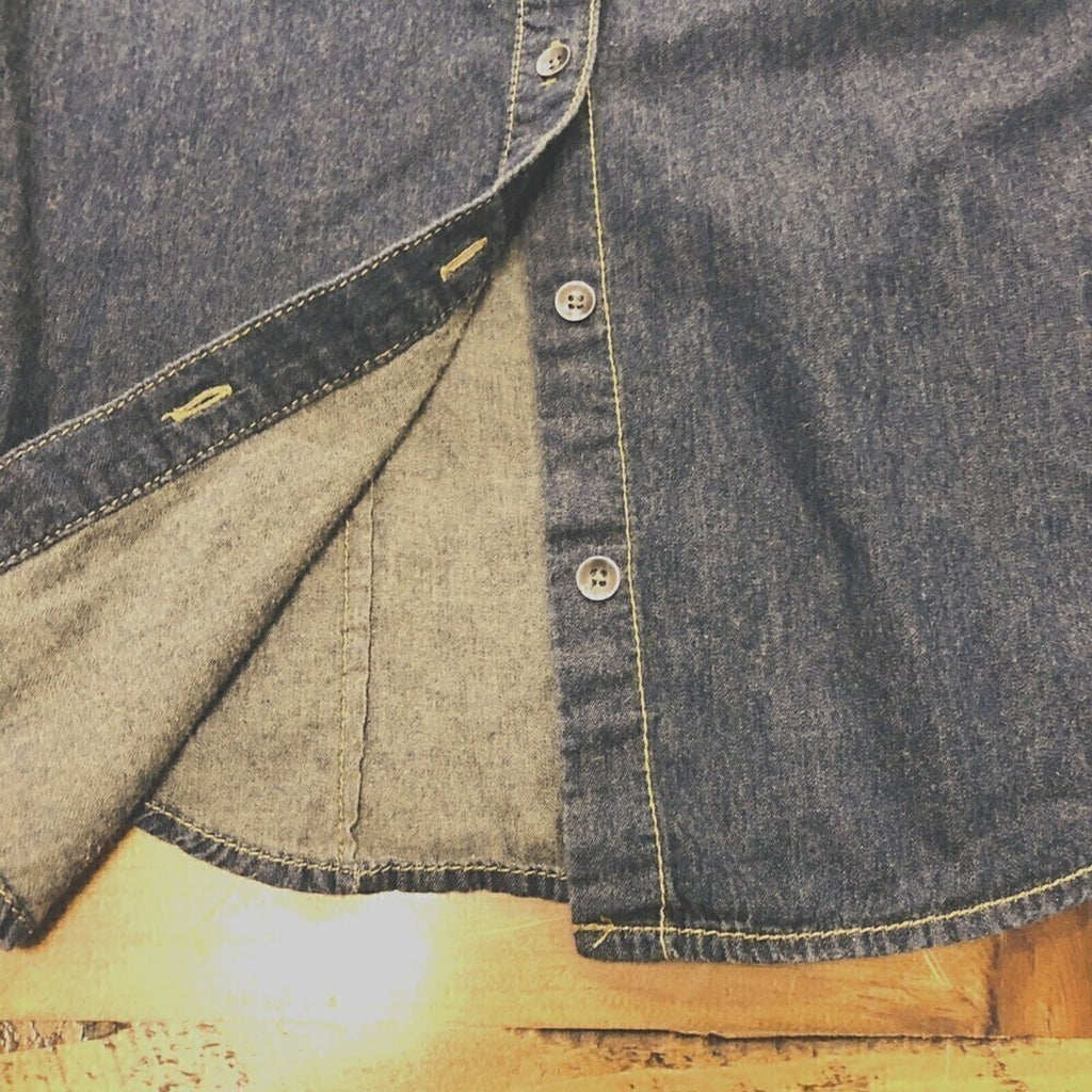 Mossimo Supply Co. Blue Jean Shirt Womens (M)Button Up Long Sleeve Flap Pockets