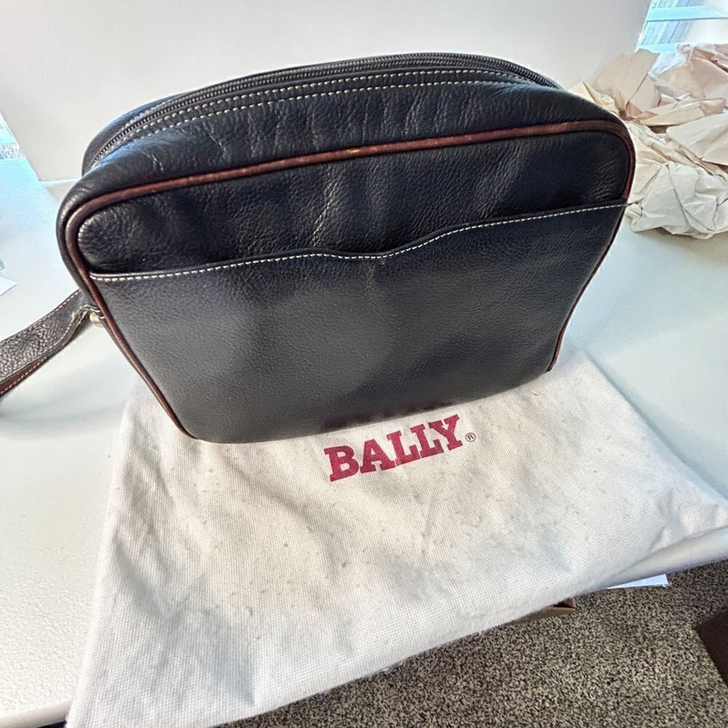 Bally Vintage Women's Crossbody / Shoulder Brown Woven Leather Shoulder Bay