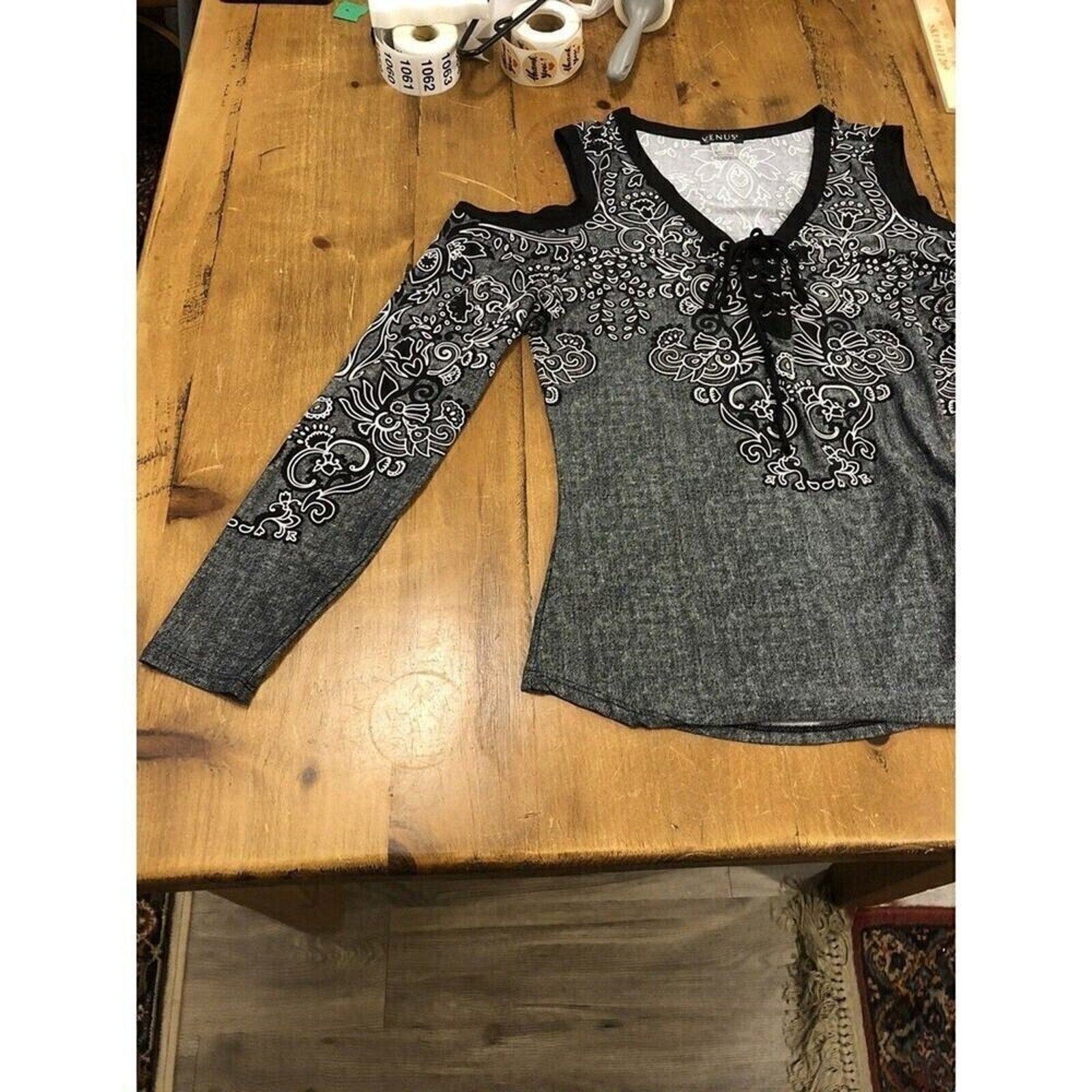 VENUS Gray Long Sleeve Top/Blouse Black Trim Draw String Front Closure Sz.(M)