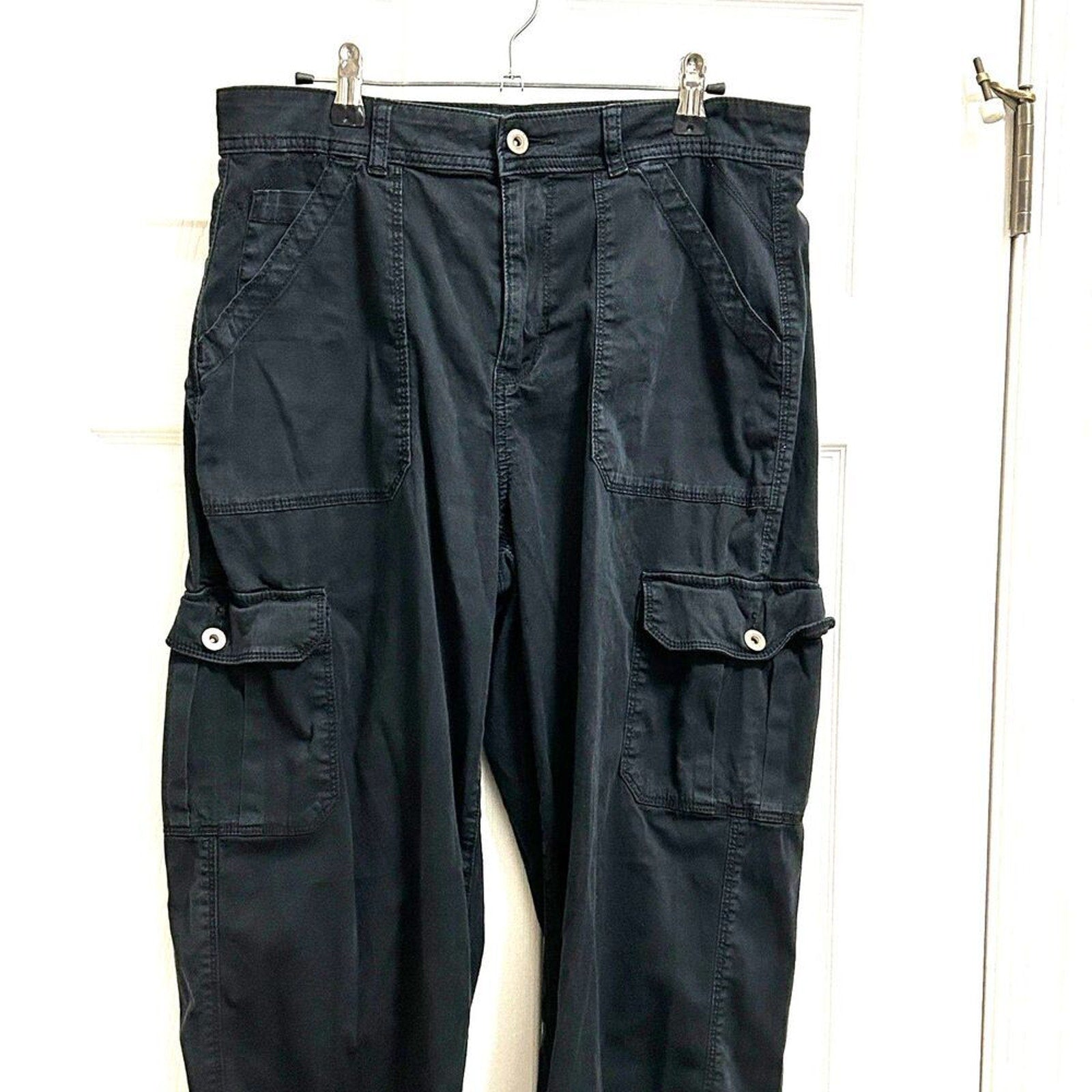 Arizona Jean Company Black Cargo Jeans Size 31 see Description below for details
