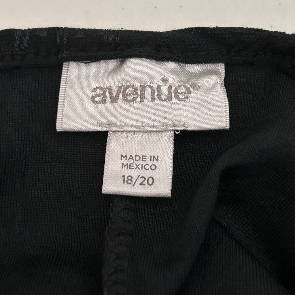 Avenue dress women’s plus size 18/20 black-on-black floral pattern