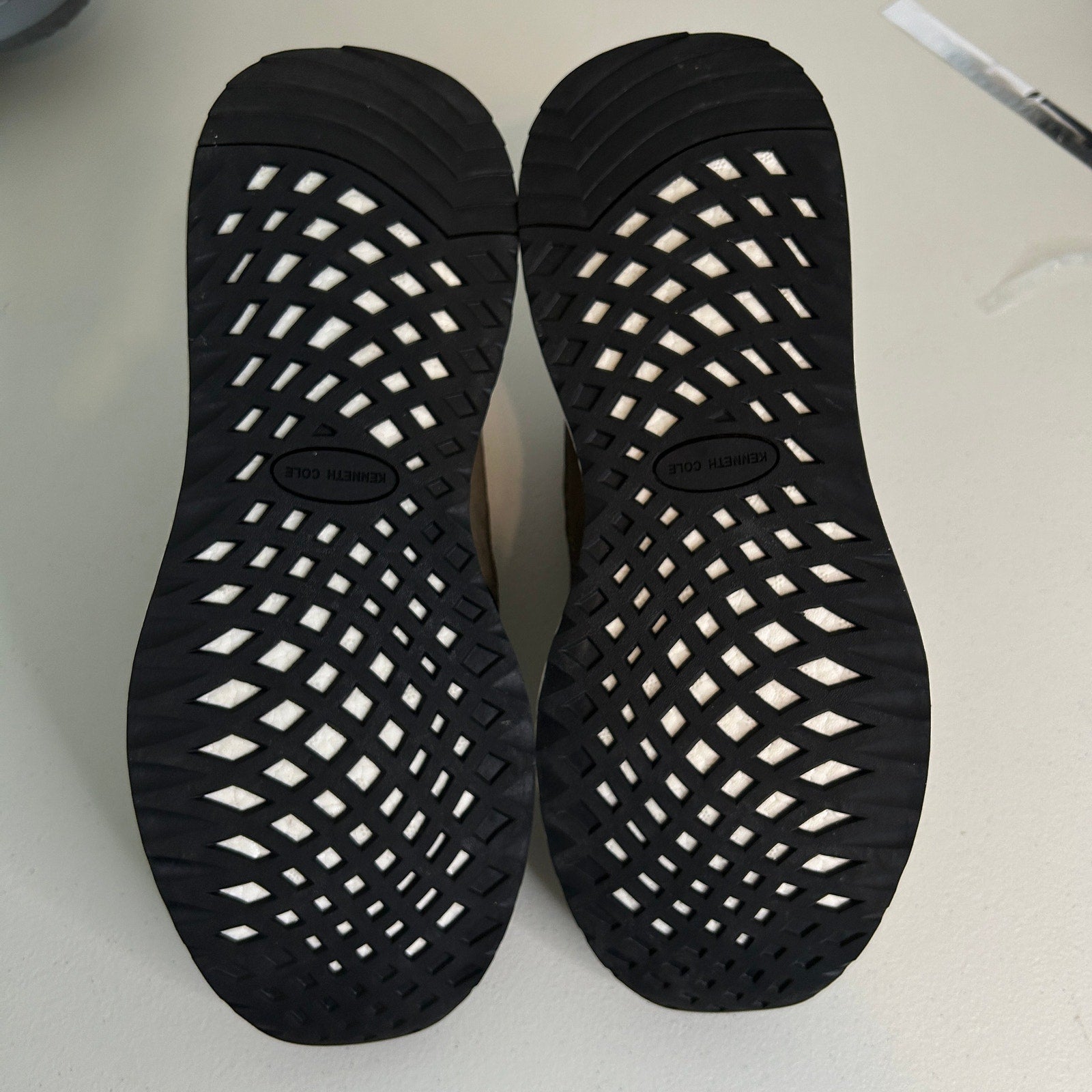 Kenneth Cole Women’s Hiking Boots Awareness Series — Size 9.5