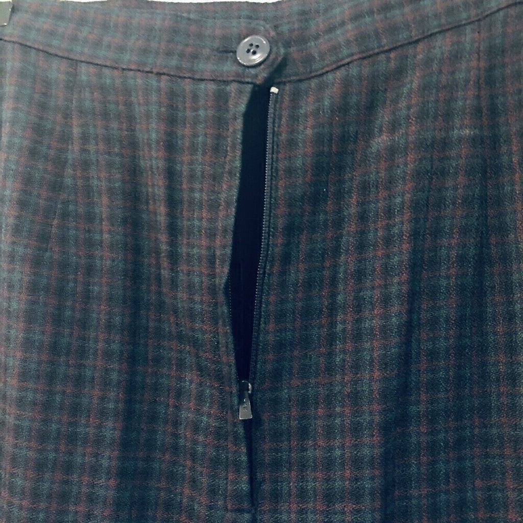 Women's A-Line Pleated Skirt - Size 12P - Tight Plaid Viscose Rayon / Wool Blend